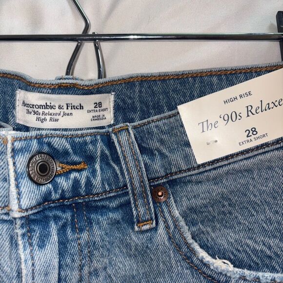 SOLD Abercrombie & Fitch Women's High Rise Blue Jeans - Picture 3 of 3